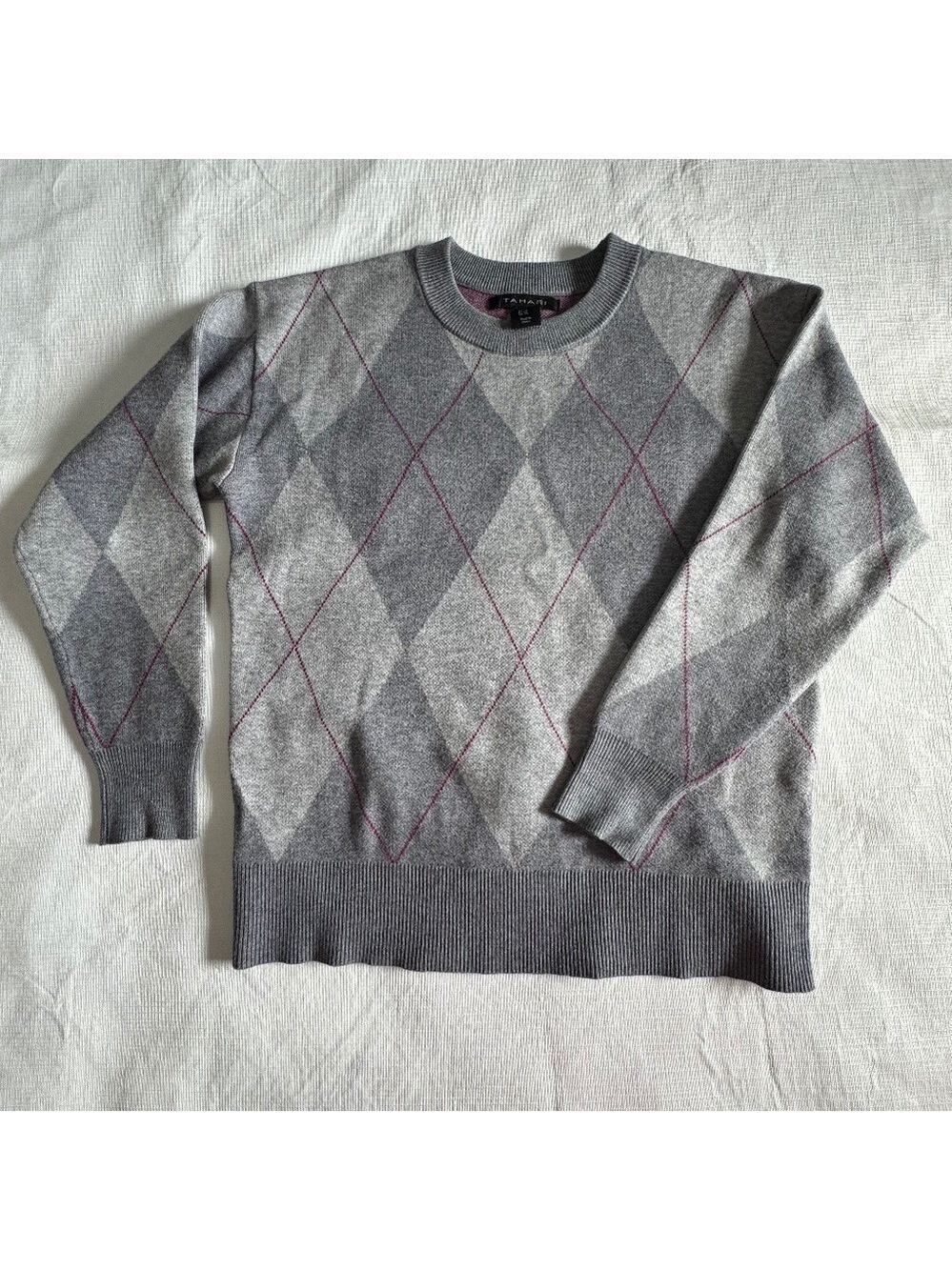 Tahari Cosy Soft Grey And Pink Argyle Size XS